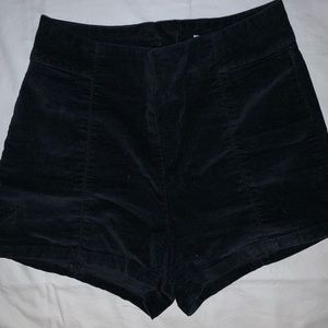 Urban outfitters / kimchi blue velvet shorts